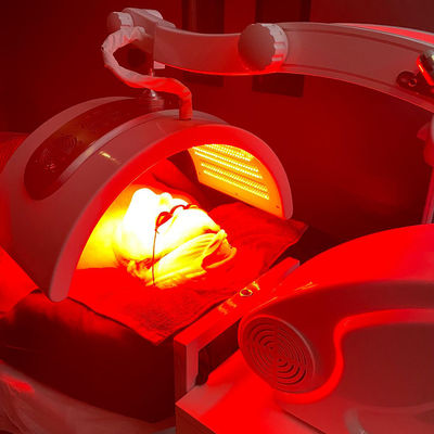 سالن زيبايي 640nm 120W Pdt دستگاه درمان نور LED برای حذف چروک